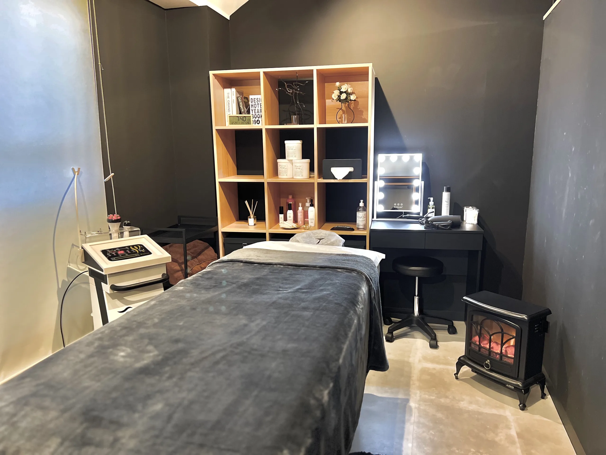 表参道・外苑前エリアで人気のパーソナルジムQUALITAS青山外苑前店のエステルームの内装