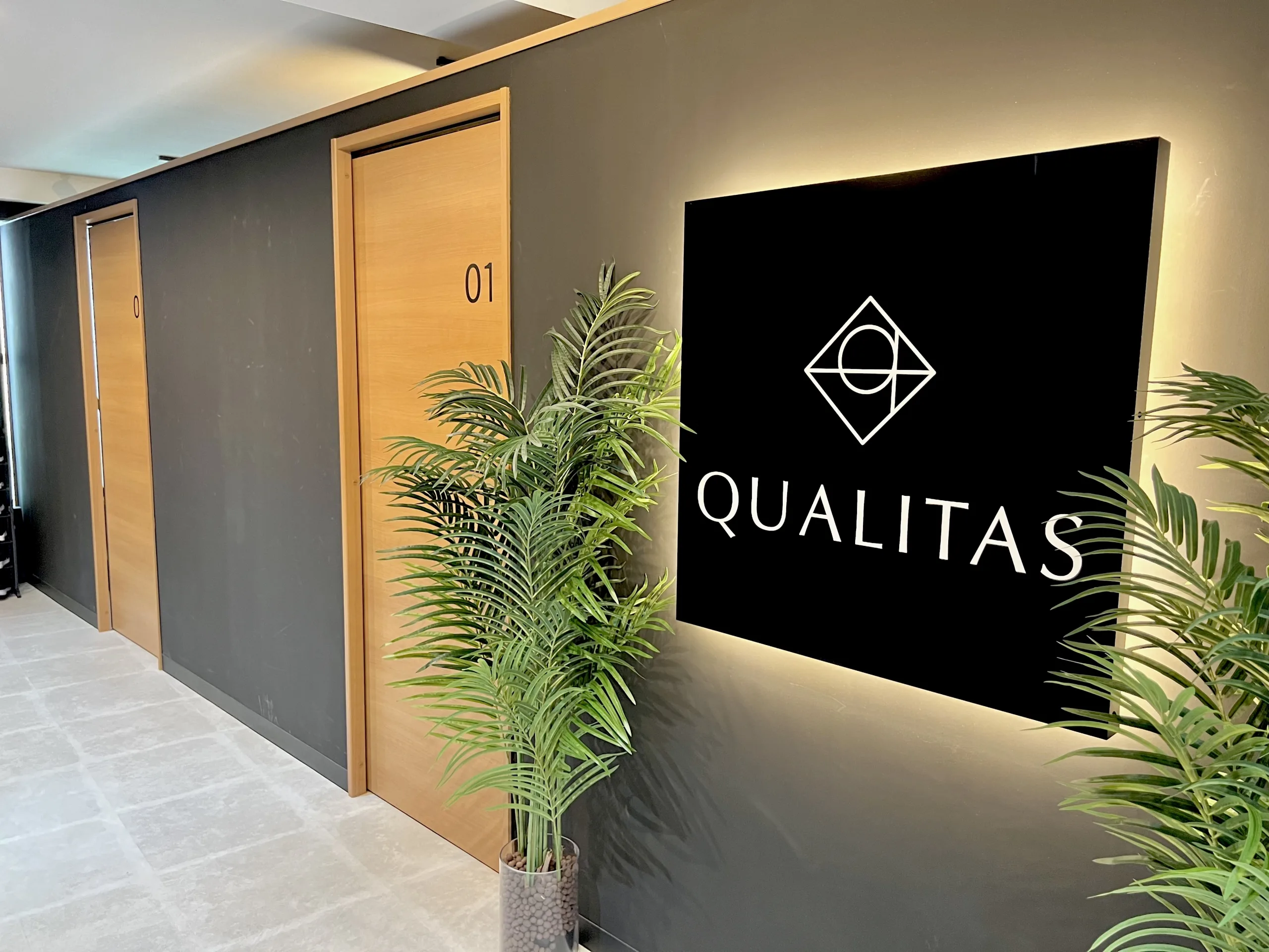 表参道・外苑前エリアで人気のパーソナルジムQUALITAS青山外苑前店の内装