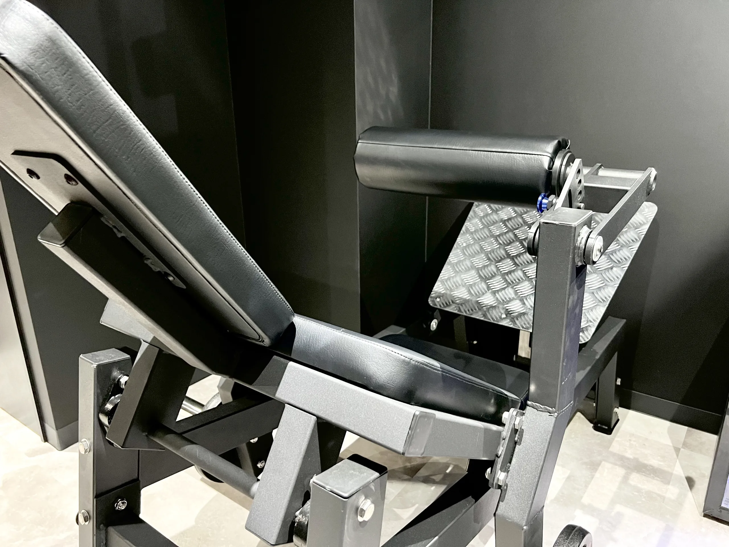 神楽坂・飯田橋のパーソナルジムQUALITAS神楽坂店のトレーニング施設の内装