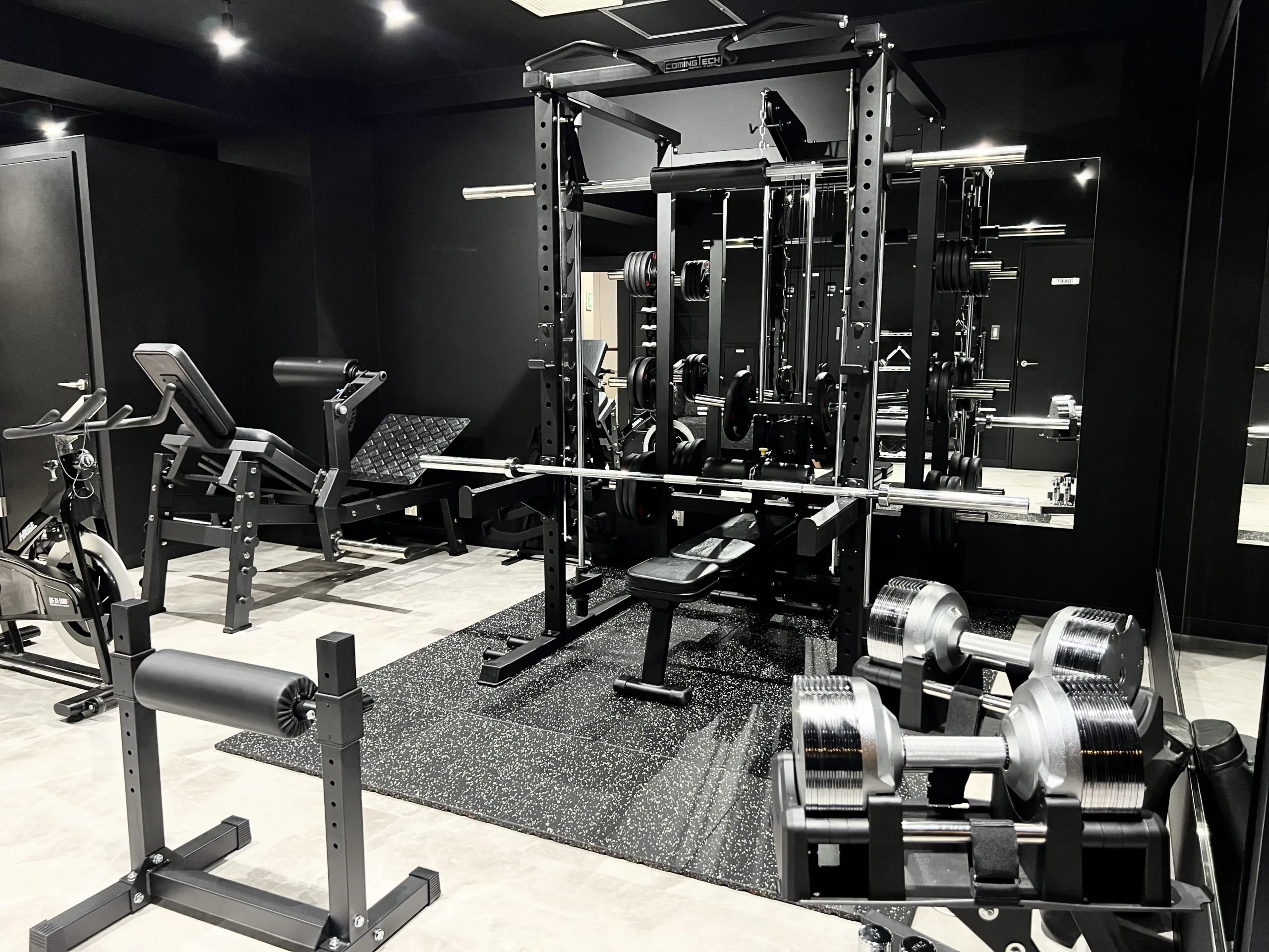 IMG_8152のコピー | QUALITAS(クオリタス)|痩身エステ付きパーソナルジム 神楽坂・飯田橋のパーソナルジムQUALITAS神楽坂店のトレーニング設備の内装